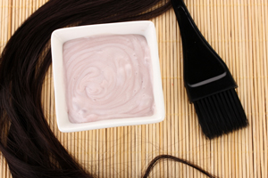 それでもまだ使う? ヘアカラーに伴うリスクとは